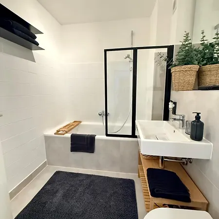 Design Trifft Altbau # 2 Zimmer # Nah Ddorf Koeln # 50 Qm Lejlighed *